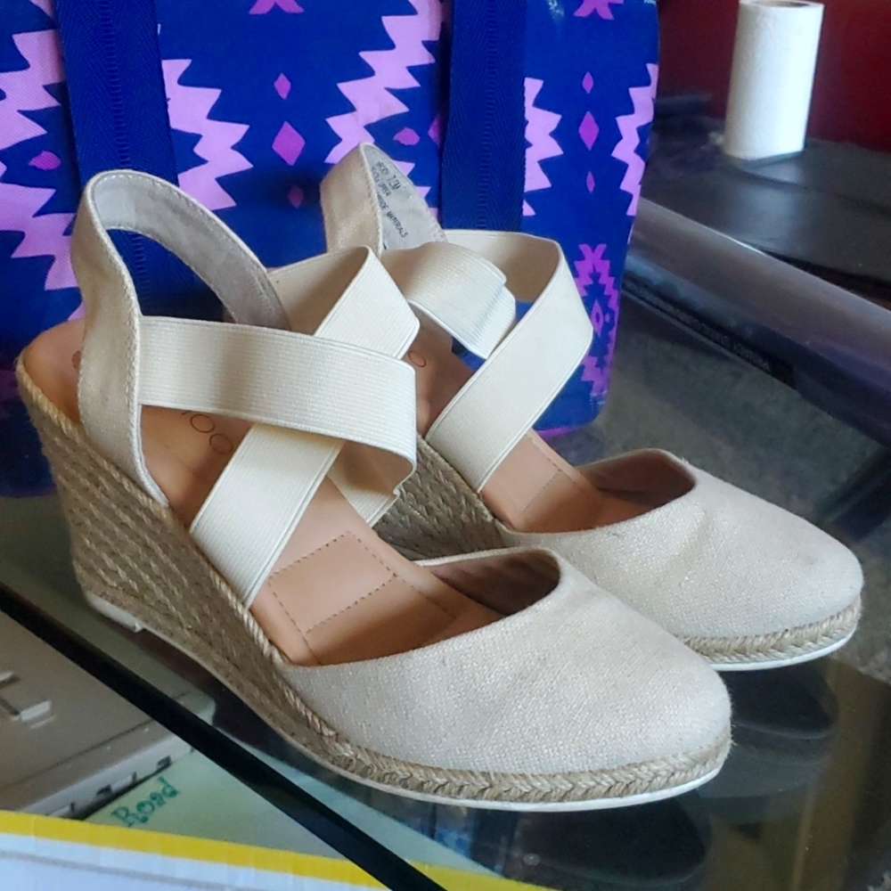 Summer wedges